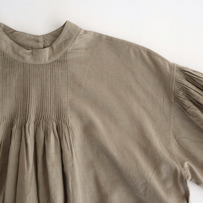 HANDWOVEN HEAVY COTTON PLAIN BACK OPENING STAND COLLAR SHIRT WITH MINI PINTUCK #8300 BEIGE/BLACK SELVAGE [INMDS25722]