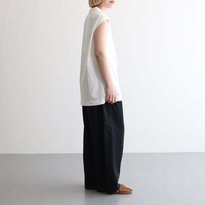 Sleeveless top #White [TLF-225-cs001-ocj]