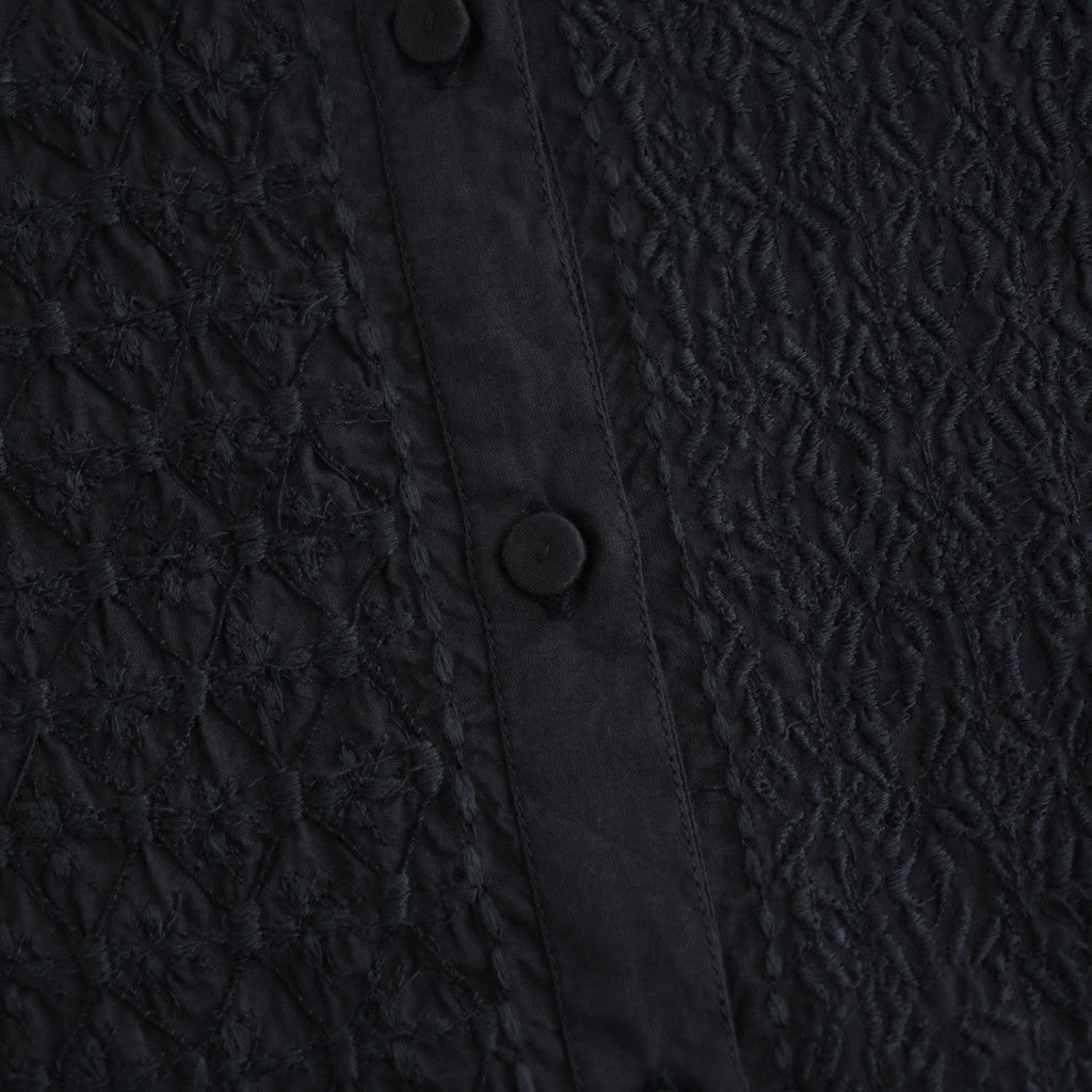 60s ORGANIC CAMBRIC WITH EMB BANDED COLLAR PINTUCK & EMB SHIRT #9900 BLACK [NMDS26521]
