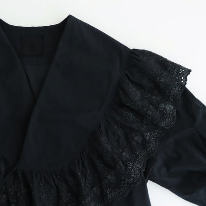 日日夜夜：Wide lace collar smock blouse #black [13251-05107]