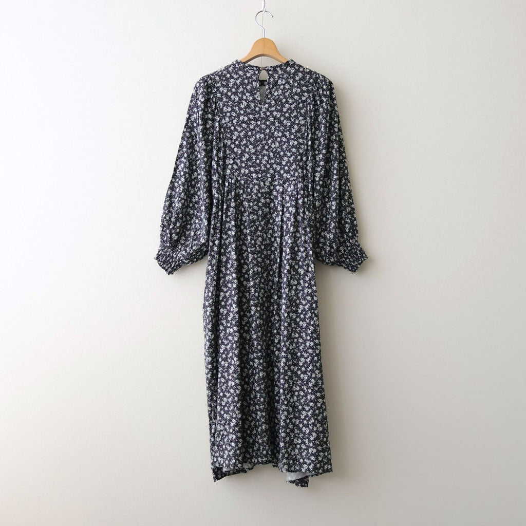 フラワープリント/ナチュラルタイプライター バンドカラータックギャザーOP #003 フラワードットクロ [PA260OP030]