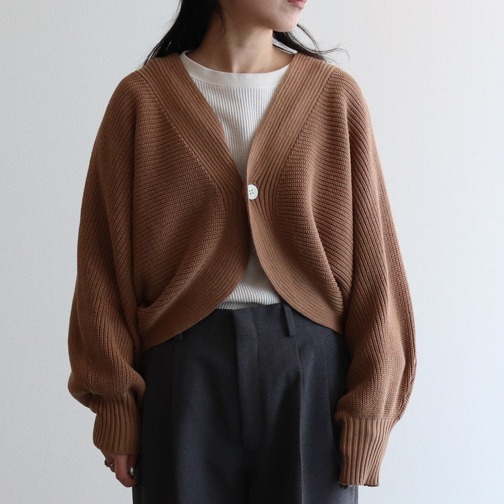 モデル : 身長151cm　着用サイズ : F