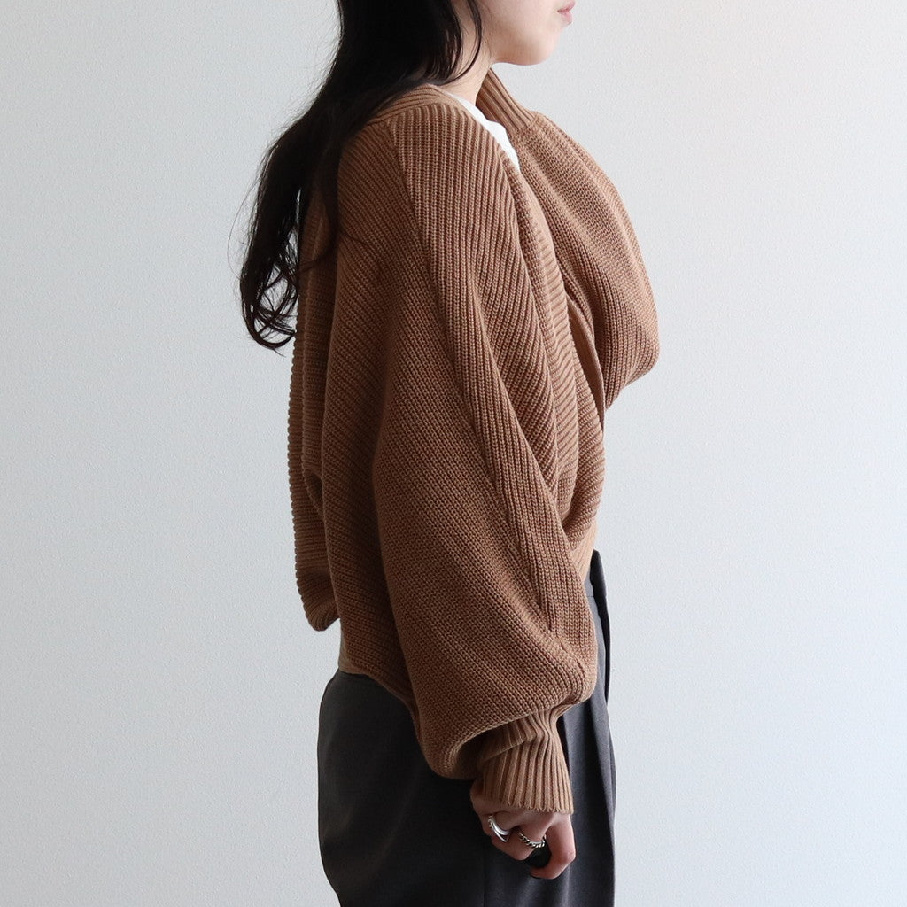 モデル : 身長151cm　着用サイズ : F