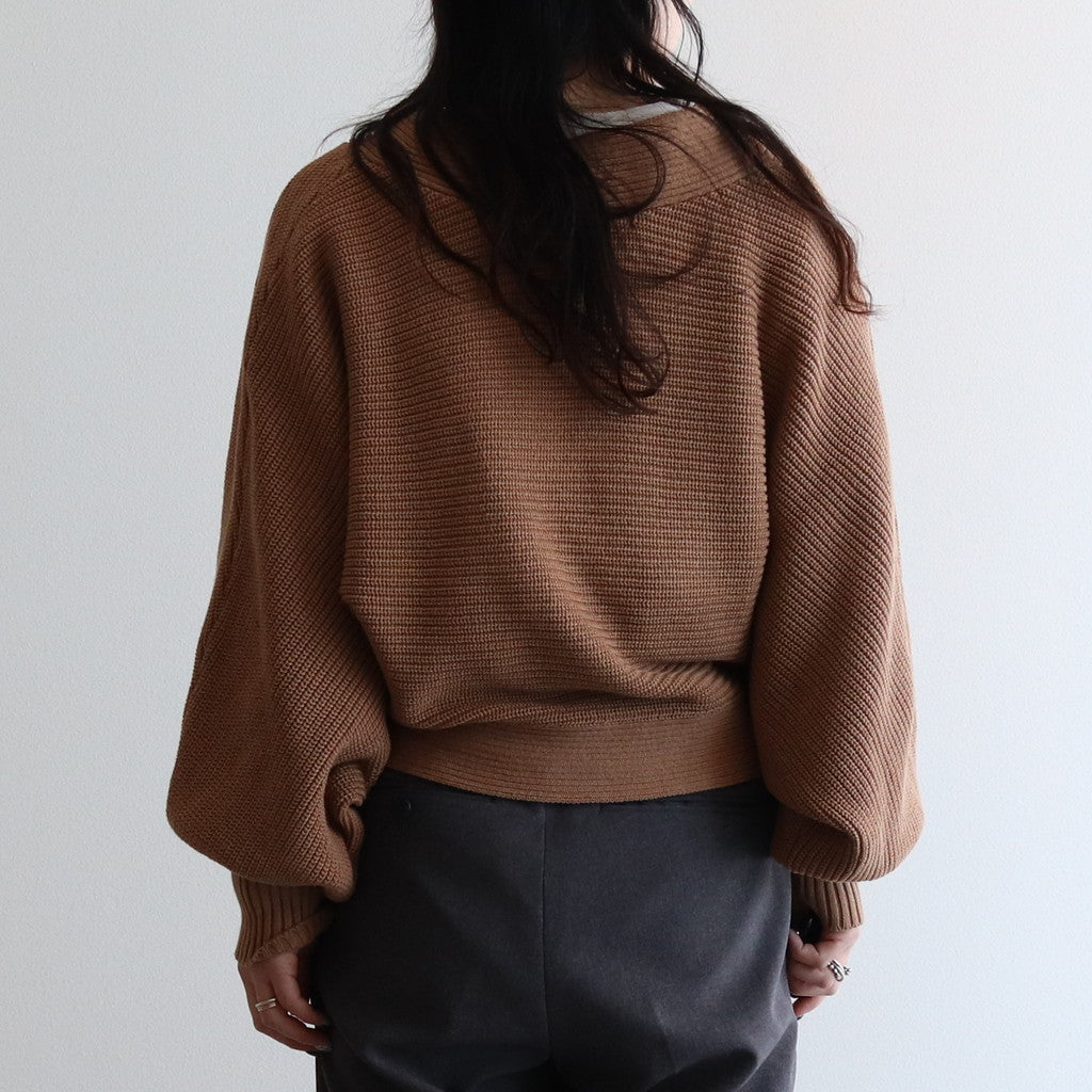 モデル : 身長151cm　着用サイズ : F
