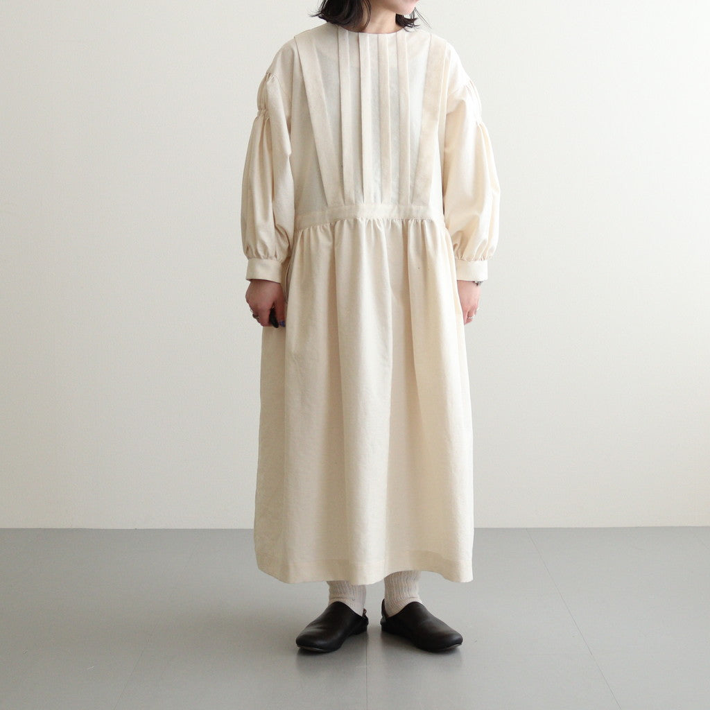 女性モデル(イノウエ):151cm　着用サイズ:F