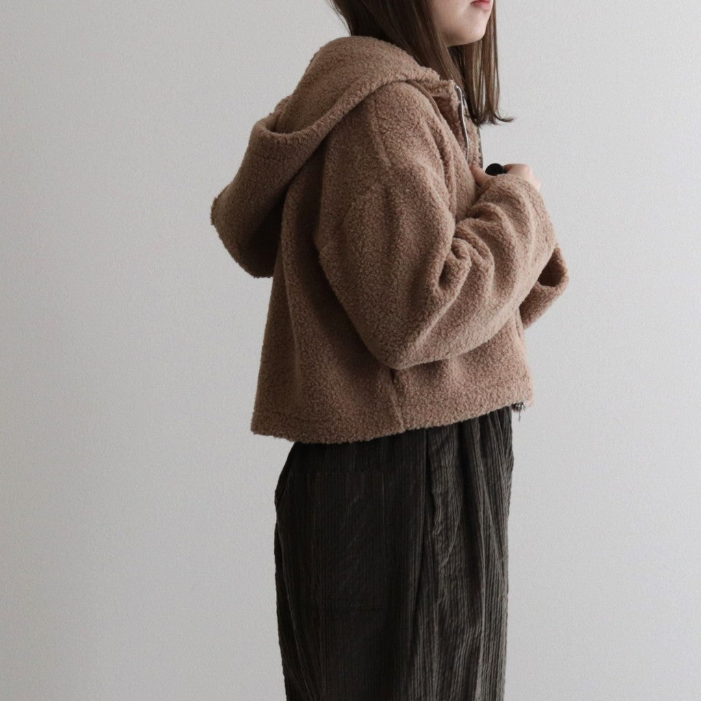 モデル : 身長159cm　着用サイズ : F