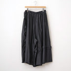 葉影のリズム： Frill gathered pants #earth charcoal [11261-02213]