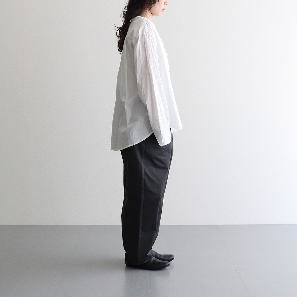 輝きの余白：フリルシャツ #off white [13261-06407]