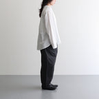 輝きの余白：フリルシャツ #off white [13261-06407]
