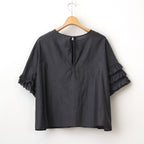 葉影のリズム：Frilled sleeves blouse #earth charcoal [11261-02307]
