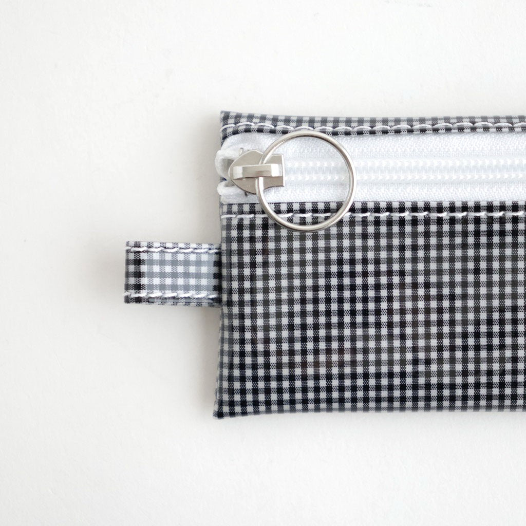 FLAT POUCH MINI #GINGHAM SMALL BLACK [TMB-2352A]