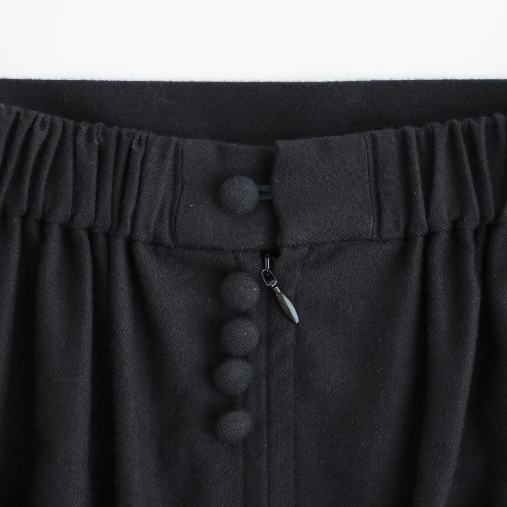 夢詠み Embroidered Peg skirt #Black [26F-SK144-CWF]
