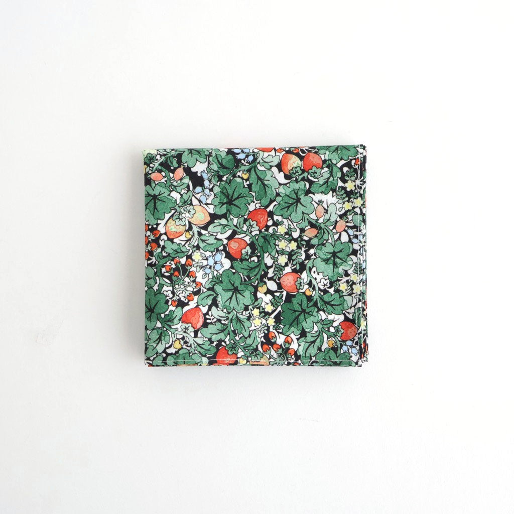 WILD BERRY FIELD LAWN BANDANA #True [no.7881]