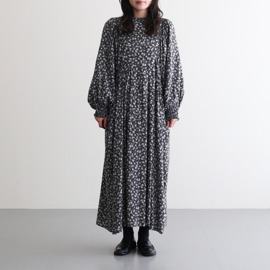 フラワープリント/ナチュラルタイプライター バンドカラータックギャザーOP #003 フラワードットクロ [PA260OP030]