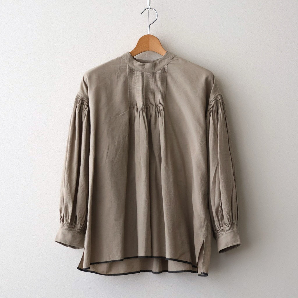 HANDWOVEN HEAVY COTTON PLAIN BACK OPENING STAND COLLAR SHIRT WITH MINI PINTUCK #8300 BEIGE/BLACK SELVAGE [INMDS25722]