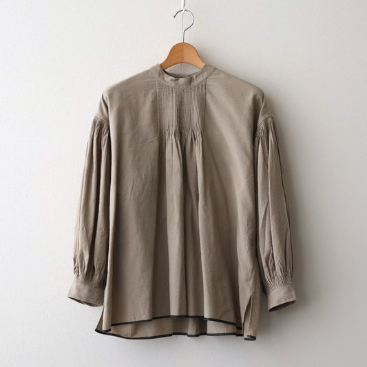 HANDWOVEN HEAVY COTTON PLAIN BACK OPENING STAND COLLAR SHIRT WITH MINI PINTUCK #8300 BEIGE/BLACK SELVAGE [INMDS25722]
