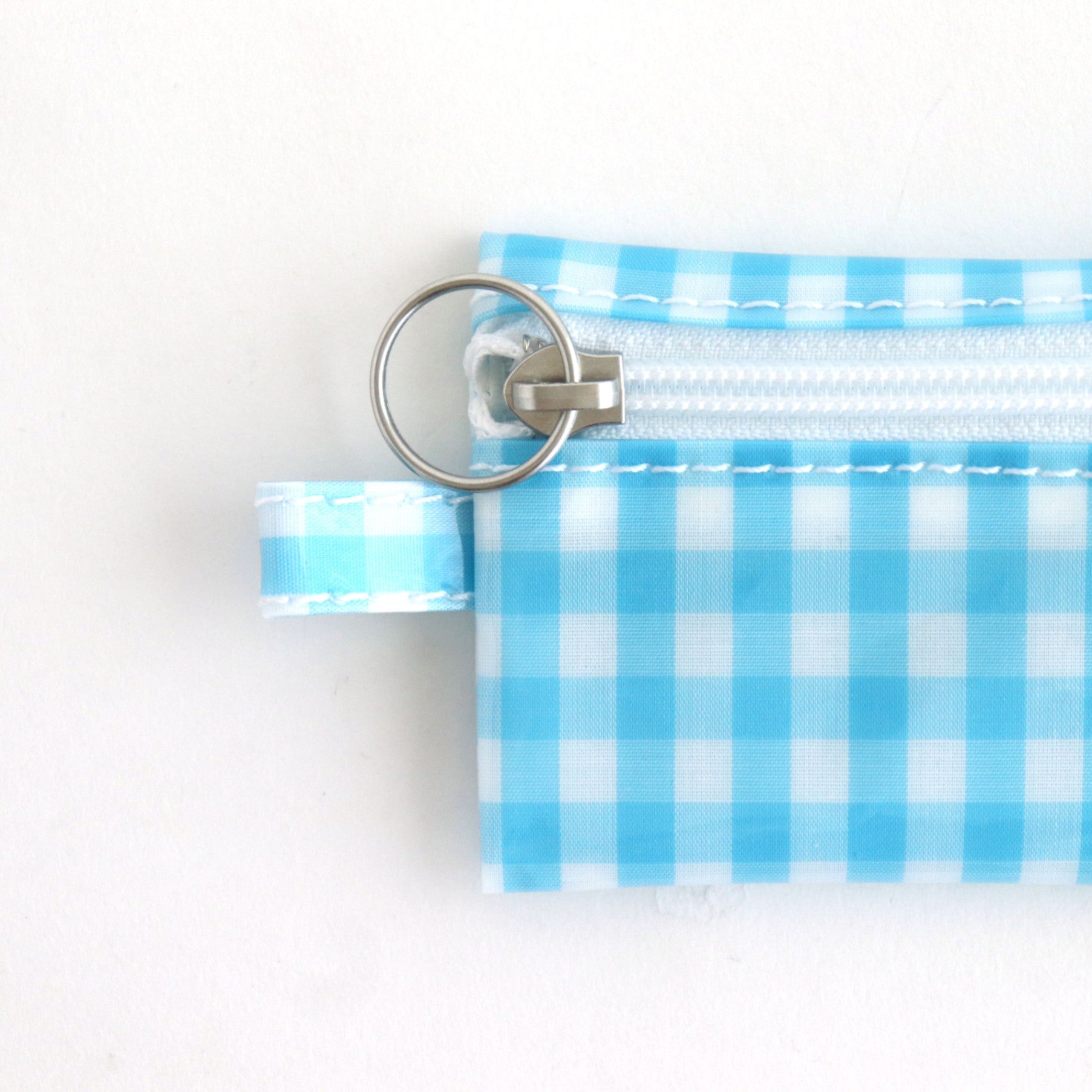 FLAT POUCH MINI #GINGHAM SAX [TMB-2352A] – DOKODO