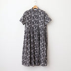 80s VOILE TWO TONE FLOWER PRINT REGULAR COLLAR S/SL DRESS #9982 BLACK x Lt BEIGE PRINT [NSL25084]
