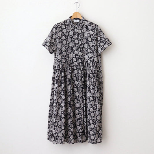 80s VOILE TWO TONE FLOWER PRINT REGULAR COLLAR S/SL DRESS #9982 BLACK x Lt BEIGE PRINT [NSL25084]