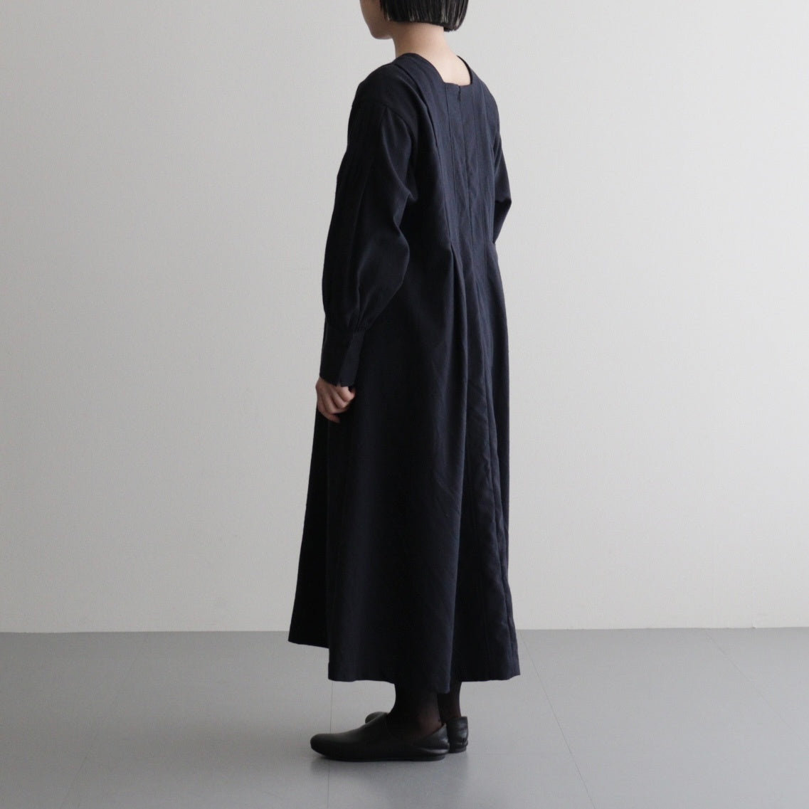 冬の肖像 Square Neck tucked dress #black [TLF-126-op006-cst]
