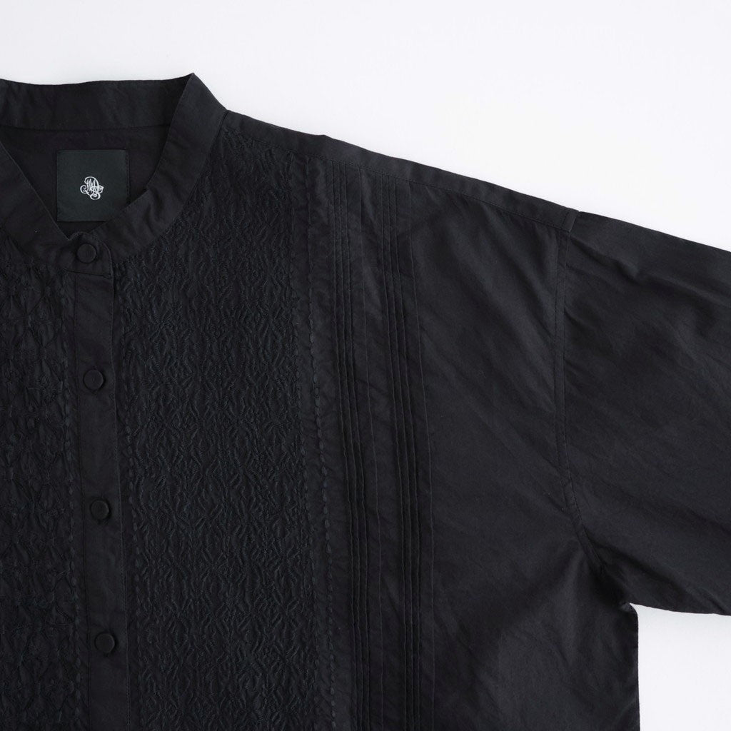 60s ORGANIC CAMBRIC WITH EMB BANDED COLLAR PINTUCK & EMB SHIRT #9900 BLACK [NMDS26521]