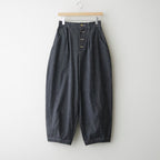 夜の散歩 Wide tapered trousers #Black [26F-PT062-CSD]