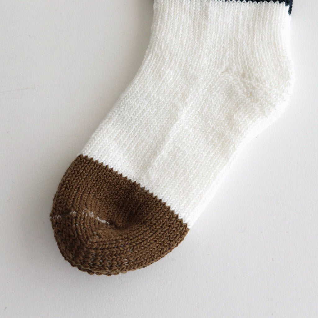 SEASONAL SOCKS #KHAKI [232001]