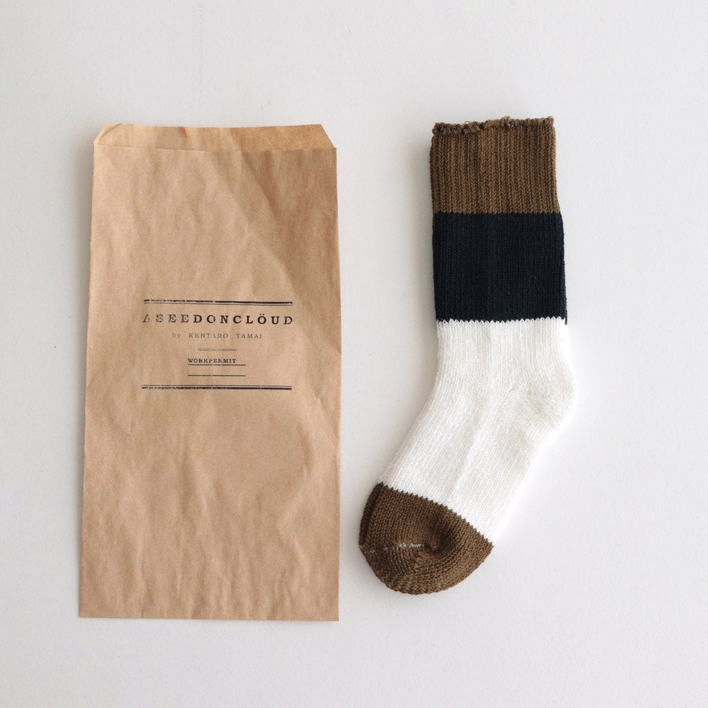 SEASONAL SOCKS #KHAKI [232001]
